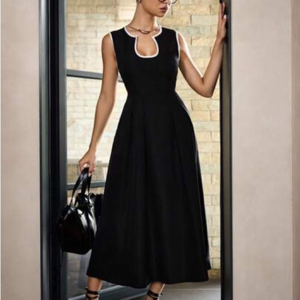 Black Sleeveless Dress